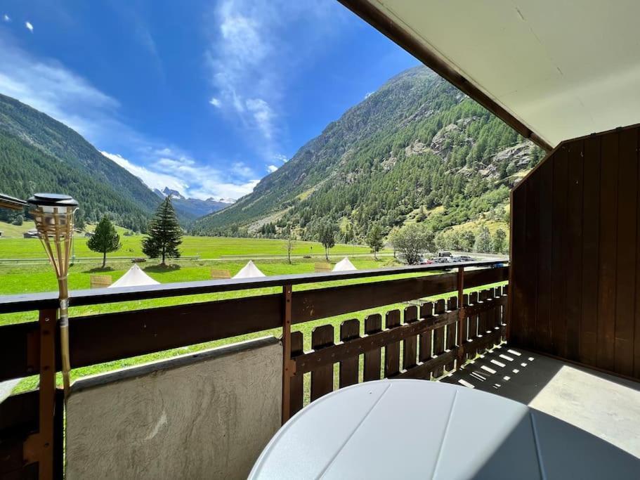 Pure Comfort! Entire Apartment With Abundant Space Near Zermatt With Parking! Täsch Esterno foto