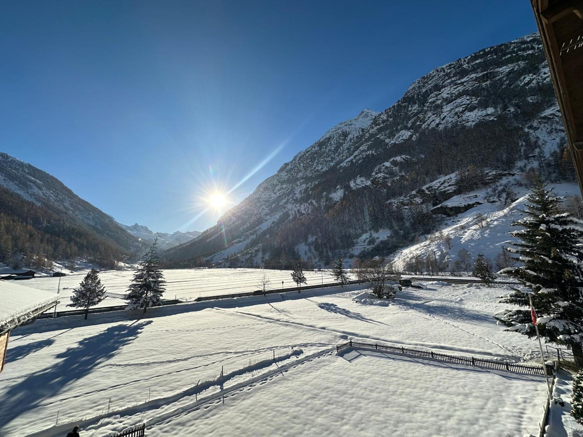 Pure Comfort! Entire Apartment With Abundant Space Near Zermatt With Parking! Täsch Esterno foto